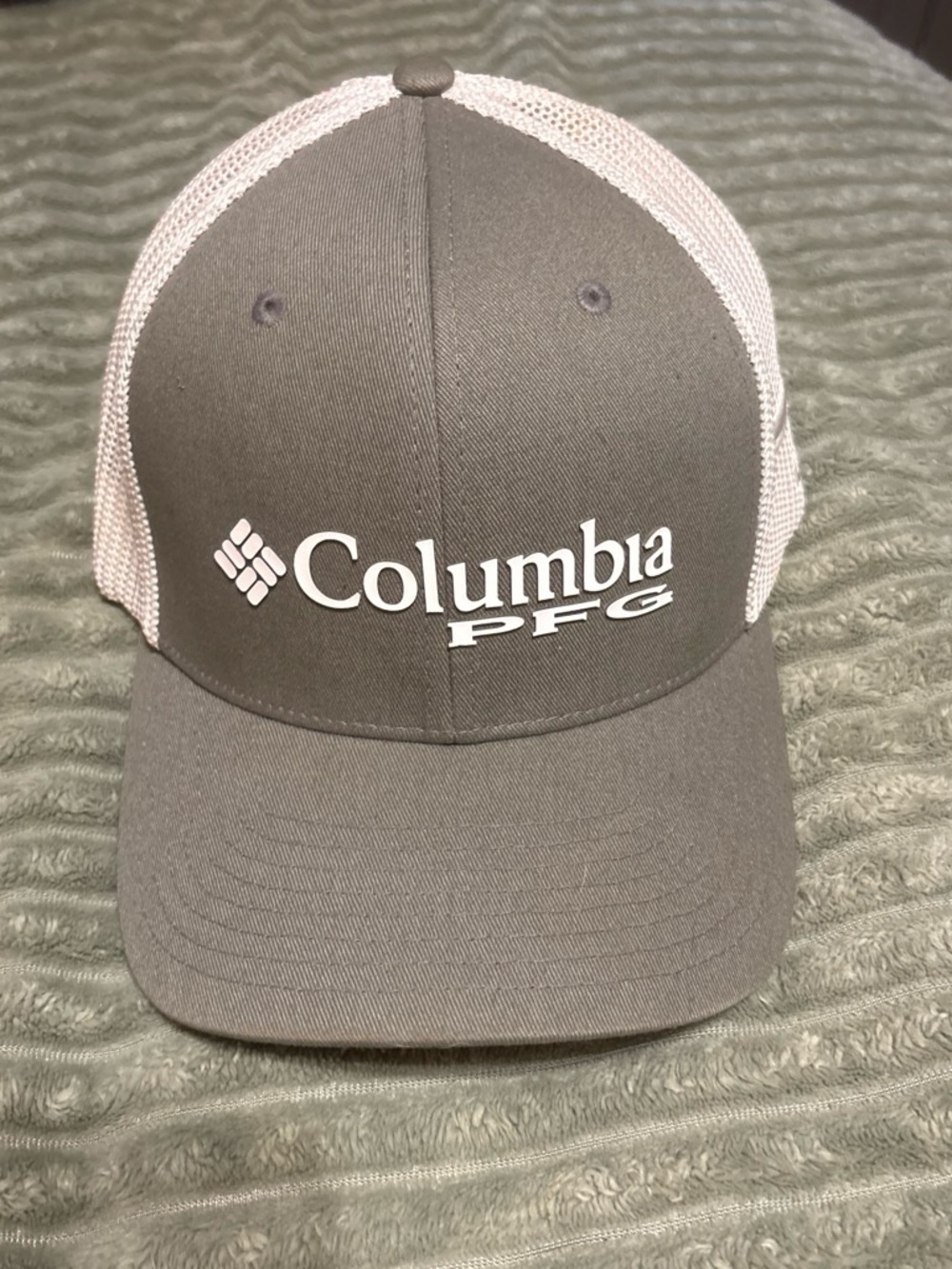 Columbia PFG fitted hat size small